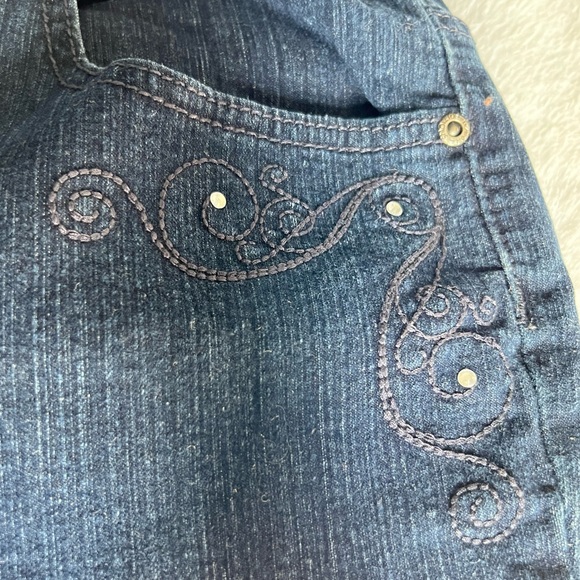 Basic Editions Capri Jeans - Picture 5 of 7